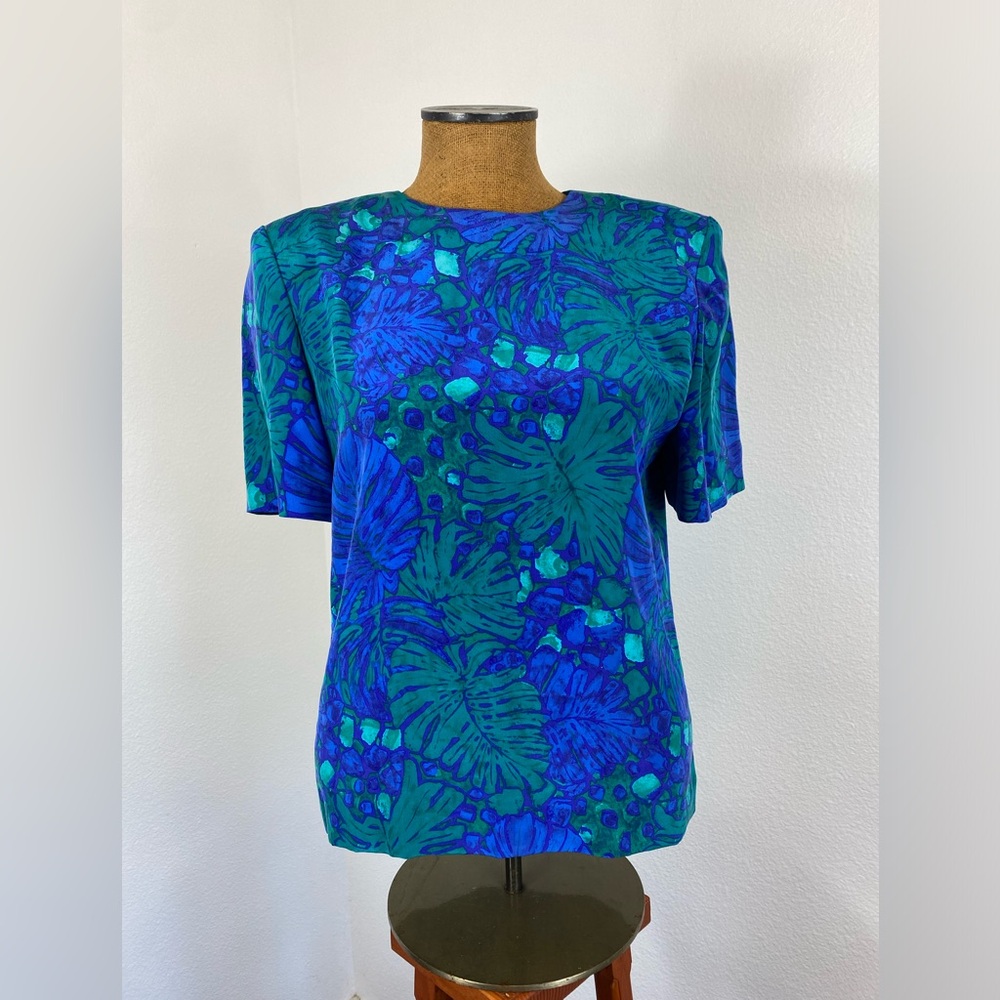 Silk Top 90’s Basic M Leaf Floral Keyhole Button Back Brilliant Multi indie Boho